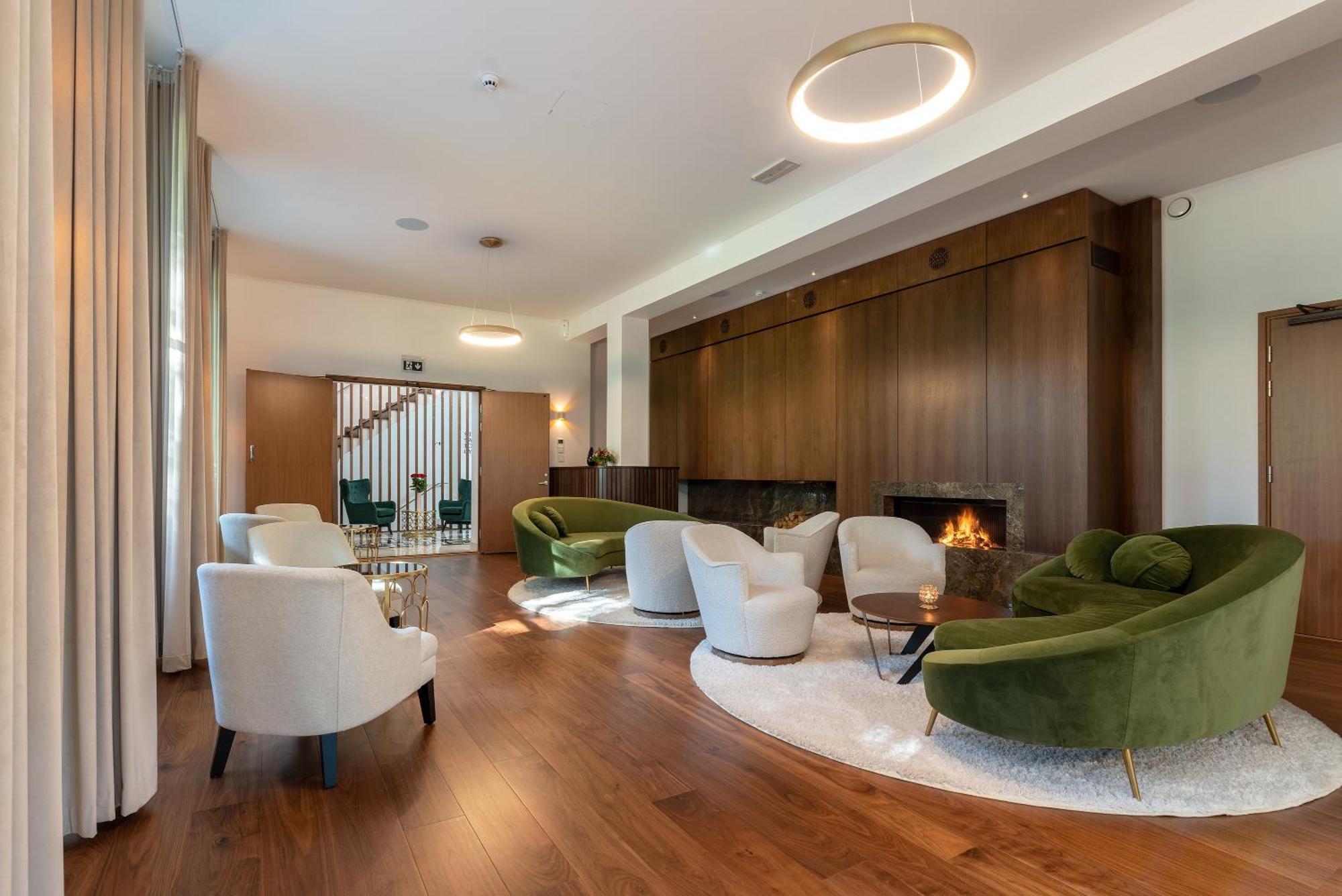 The Manor Sports & Spa Torva Bagian luar foto