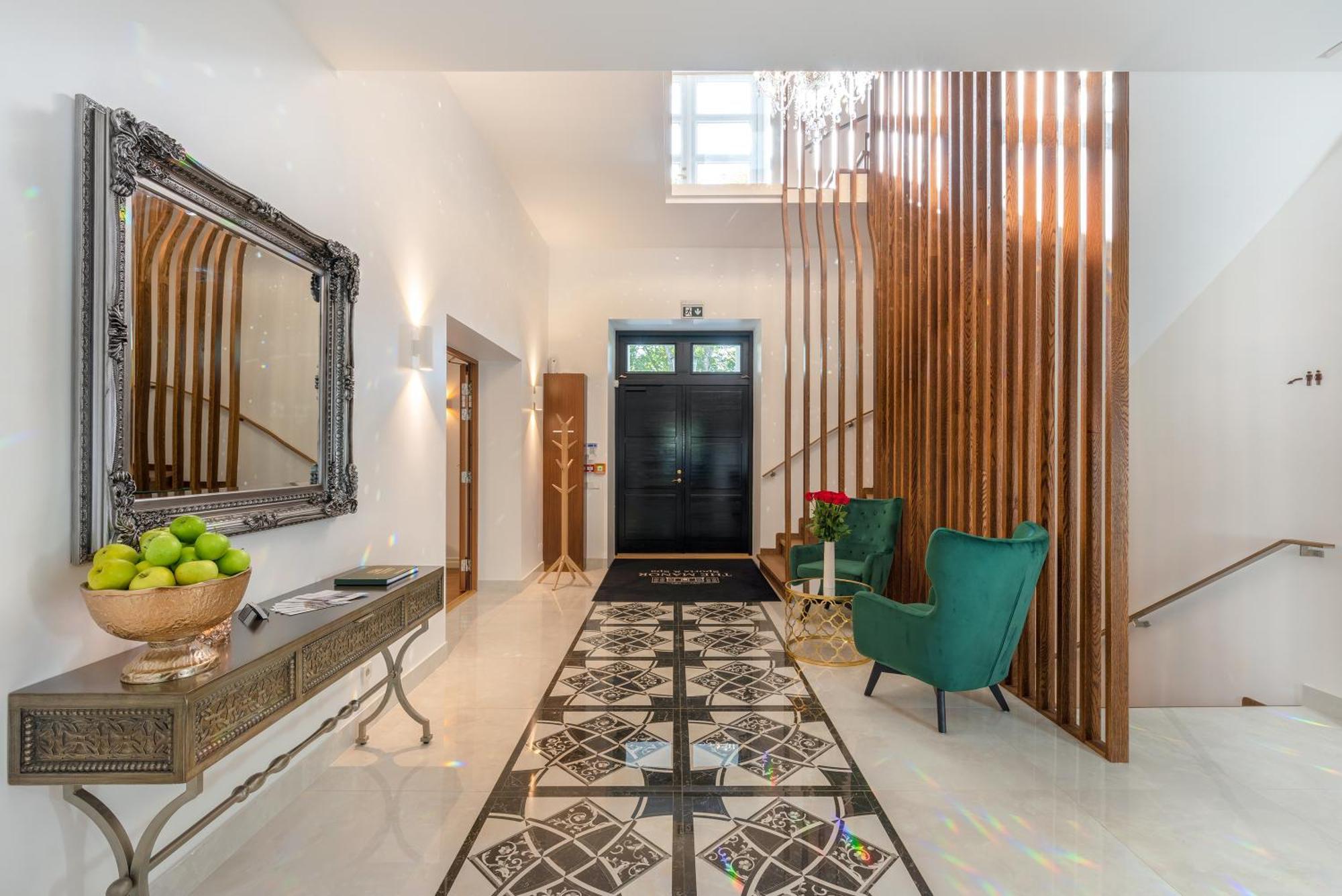 The Manor Sports & Spa Torva Bagian luar foto