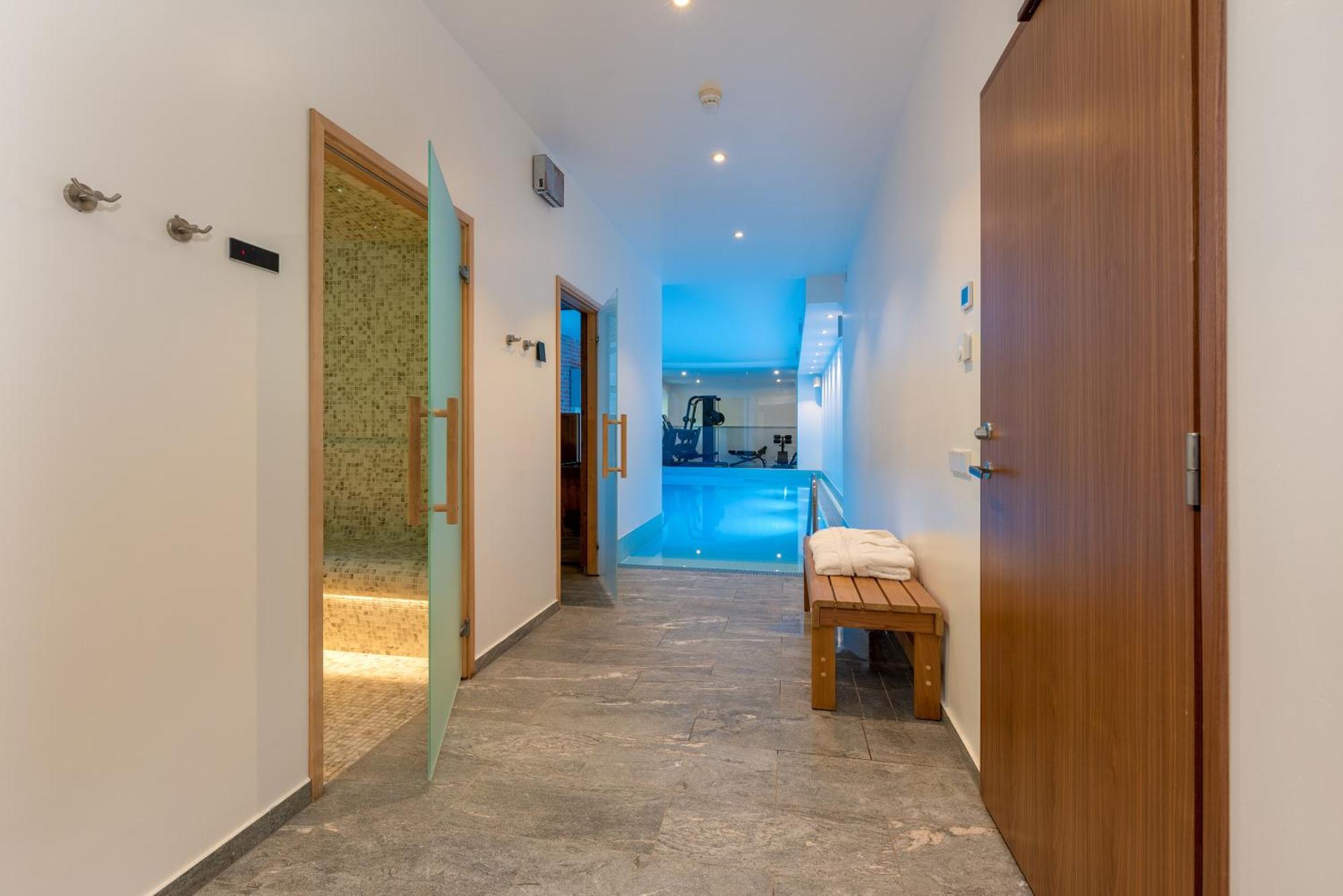 The Manor Sports & Spa Torva Bagian luar foto