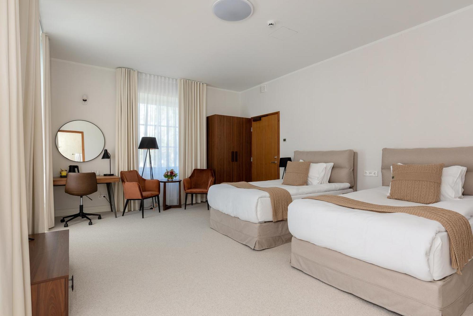 The Manor Sports & Spa Torva Bagian luar foto
