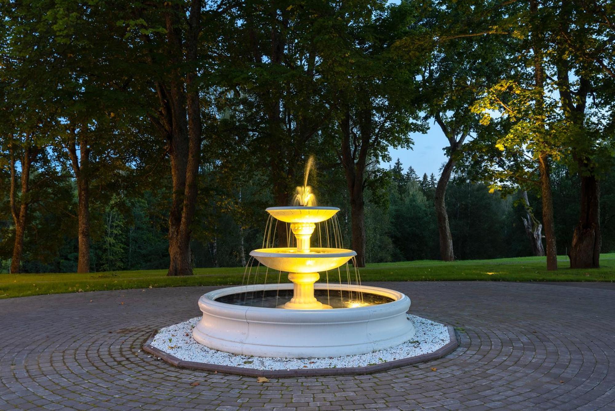 The Manor Sports & Spa Torva Bagian luar foto