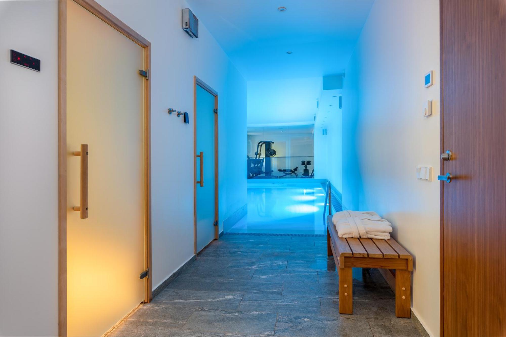The Manor Sports & Spa Torva Bagian luar foto