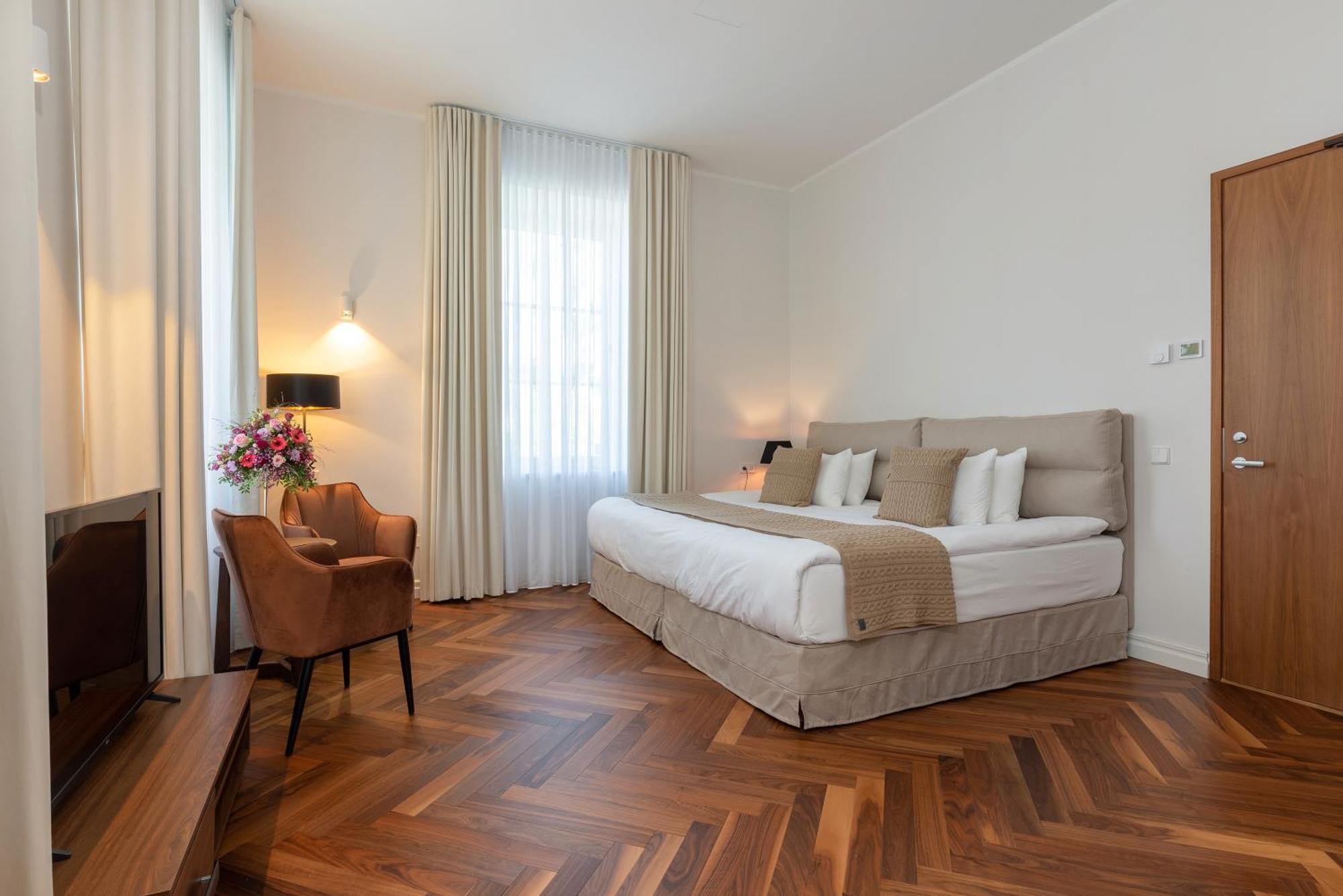 The Manor Sports & Spa Torva Bagian luar foto