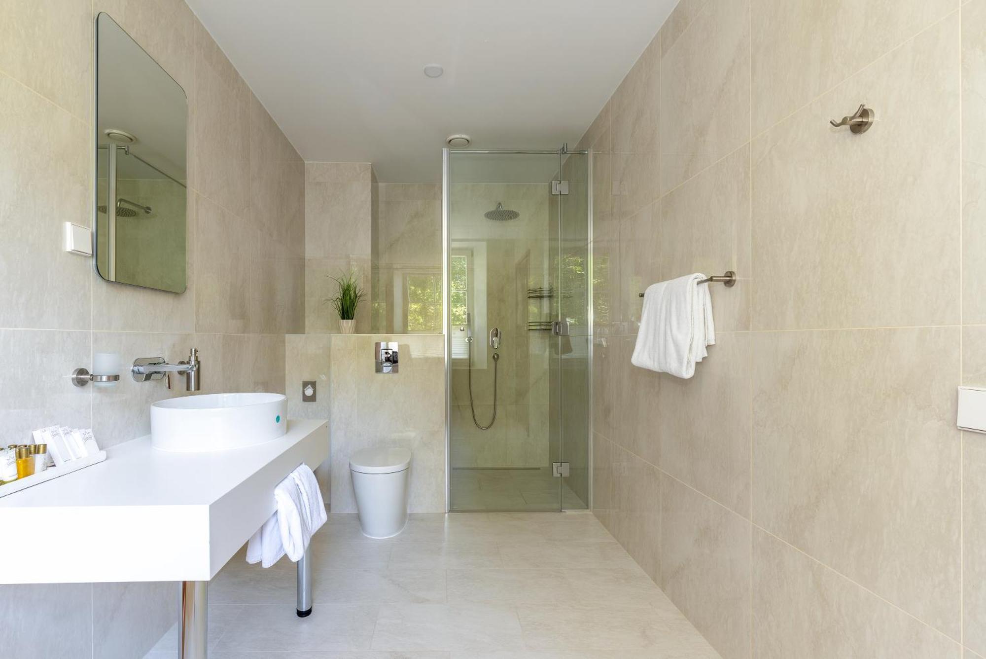 The Manor Sports & Spa Torva Bagian luar foto